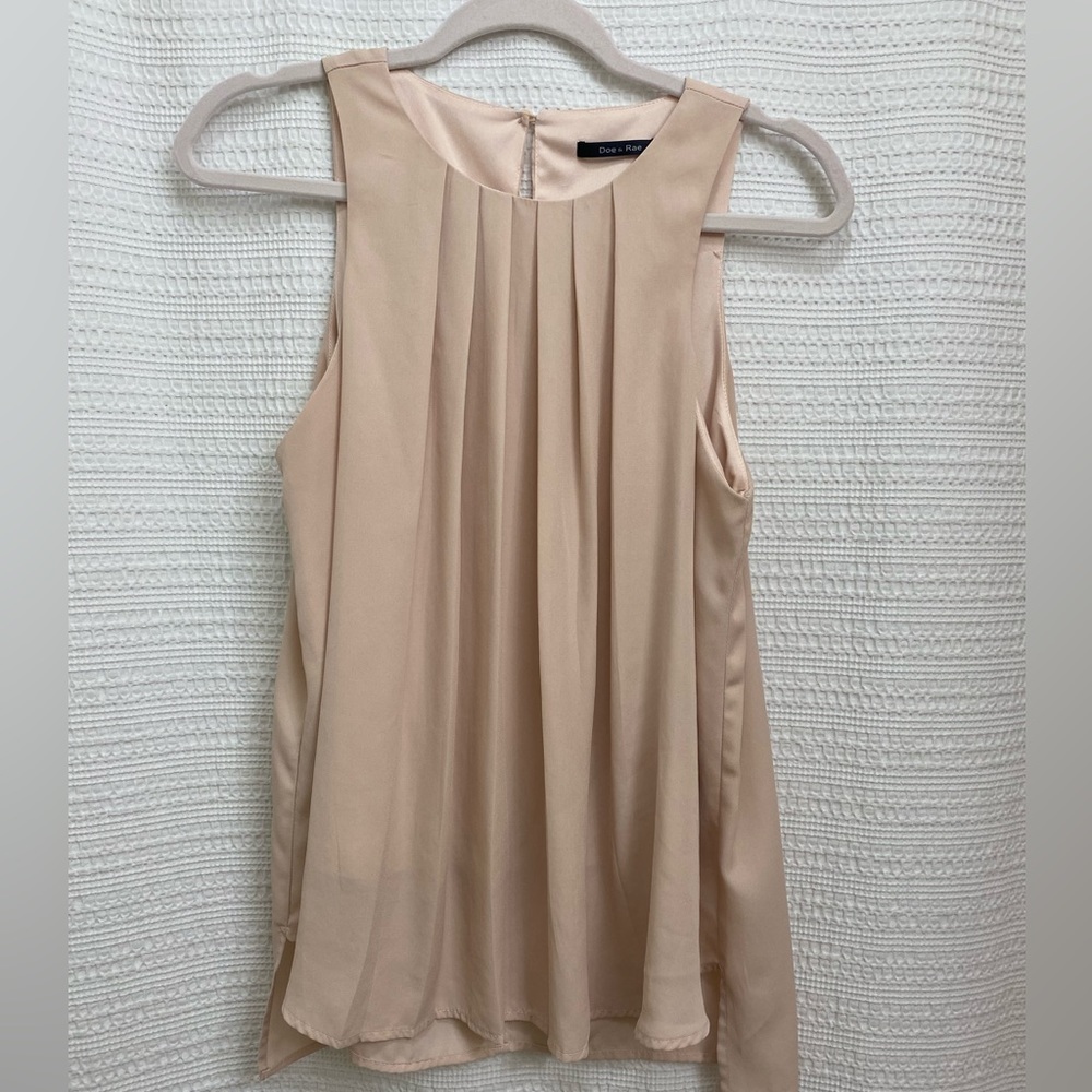 Doe & Rae Round Neck Sleeveless Blouse